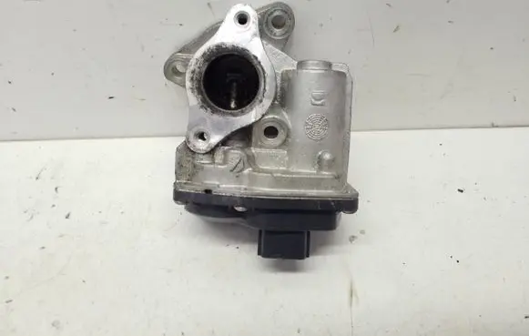 Nissan Juke I F15 EGR valve 147102557R H8201143495 HU1501000212