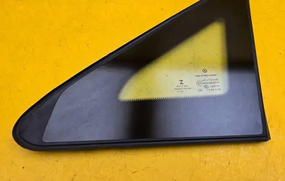 Mercedes-Benz Vito Viano W447 Front triangle window/glass 