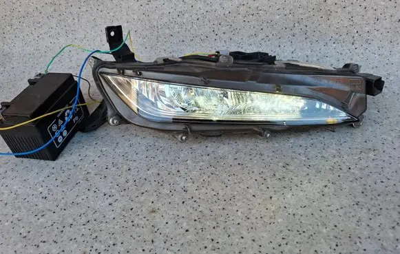 Lexus RX 330 - 350 - 400H Front fog light 812104860