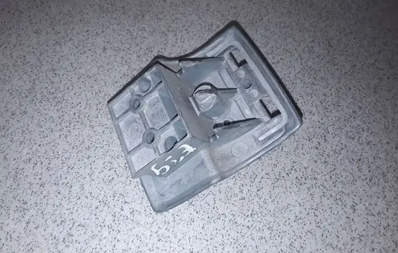BMW 5 E39 Parcel shelf load cover mount bracket 8217304