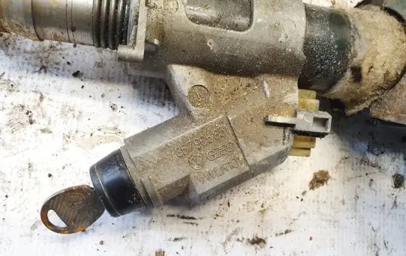 Volkswagen PASSAT B3 Ignition lock 357905851 kls92