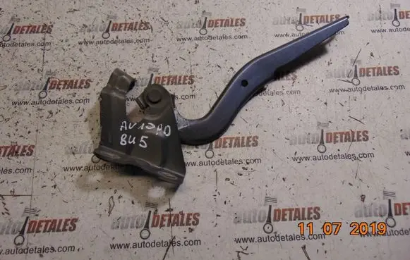 Toyota Avensis T270 Engine bonnet/hood hinges
