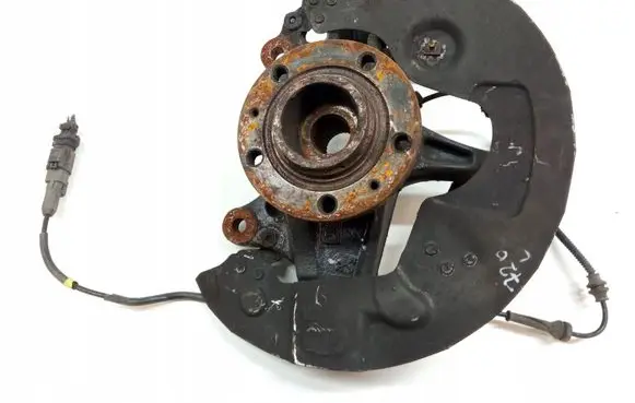 Peugeot 308 Front wheel hub spindle knuckle 9806779380