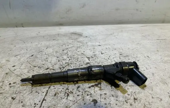 BMW 1 E81 E87 Fuel injector 0445110209