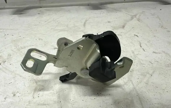 Mercedes-Benz C W204 Seat back rest lock catch A2049200572