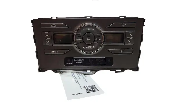Toyota Auris 150 Climate control unit 5590002220B 7C10611008AWB