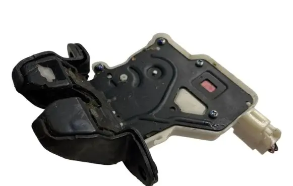 Nissan Pulsar Tailgate/trunk/boot lock/catch/latch