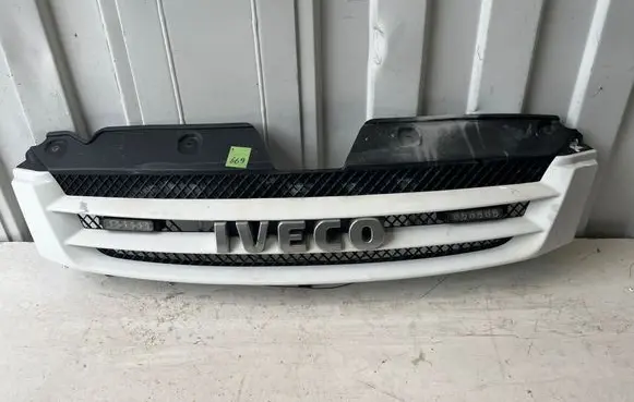 Iveco Daily 4th gen Front bumper upper radiator grill 38028010105
