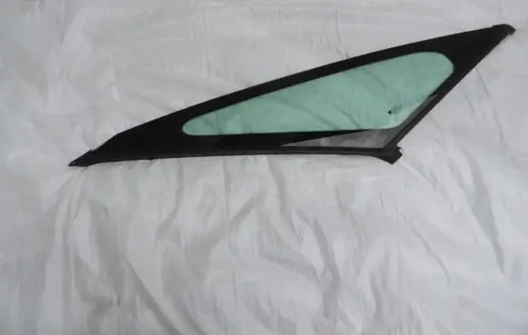 Opel Zafira C Front triangle window/glass 
