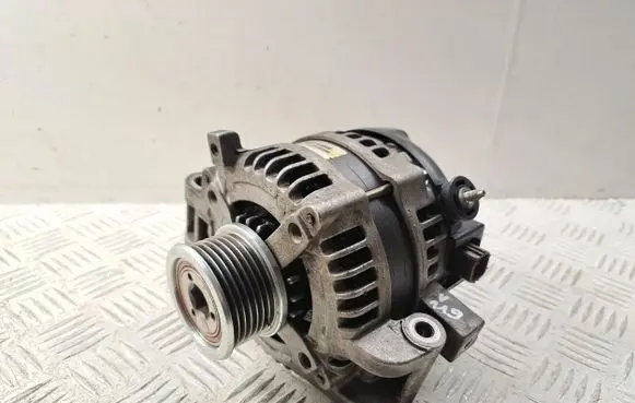 Toyota Corolla Verso AR10 Generator/alternator 270600G011 0210806060