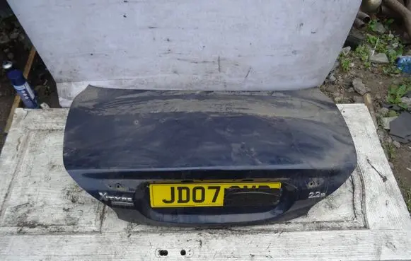 Jaguar X-Type Tailgate/trunk/boot lid