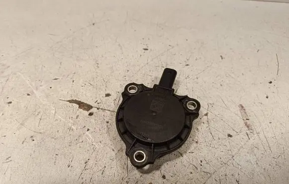 Mercedes-Benz SLK R172 Camshaft position sensor A2761560790