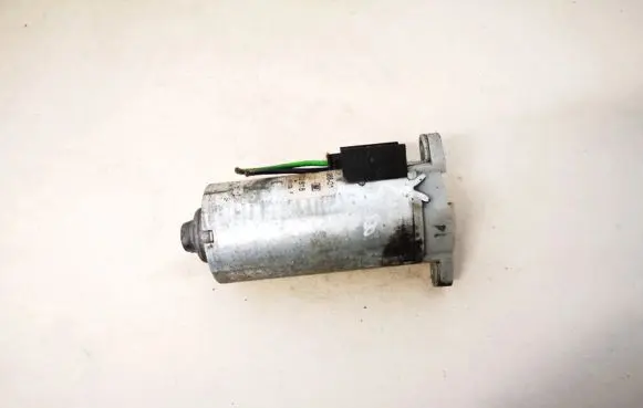 BMW 3 E46 Seat adjustment motor 0130002618 1-2004-01
