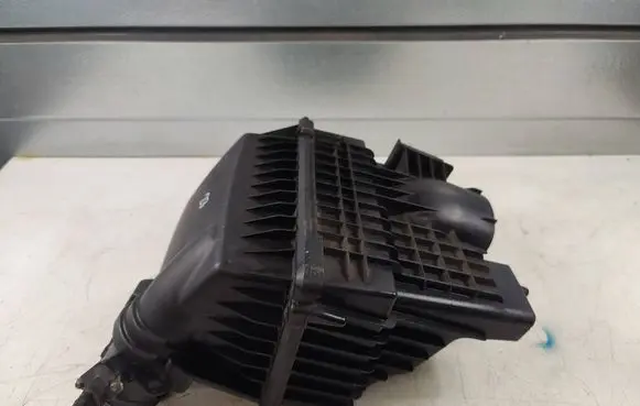 Air filter box