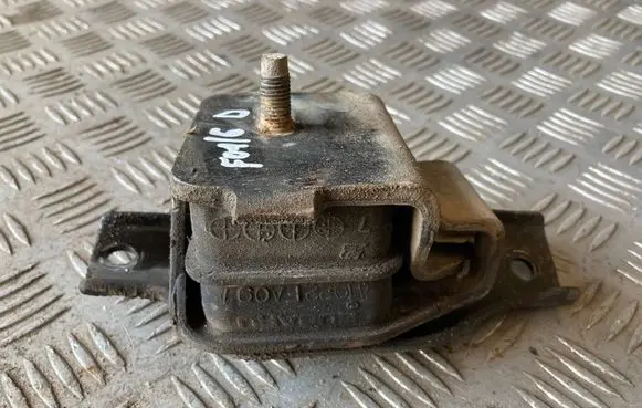 Subaru Forester SF Engine mount bracket