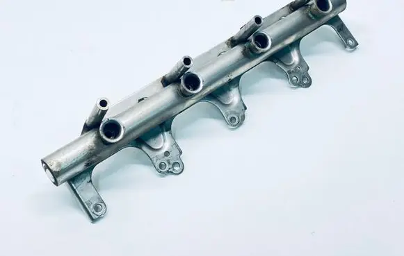 Seat Leon (1P) Fuel main line pipe 06F133317L
