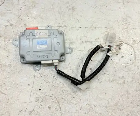 Toyota RAV 4 (XA40) Battery control module 8989248050