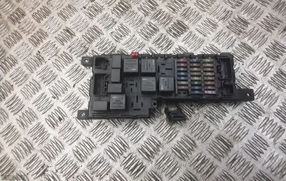 Volvo S60 Fuse module 8637841 518717004