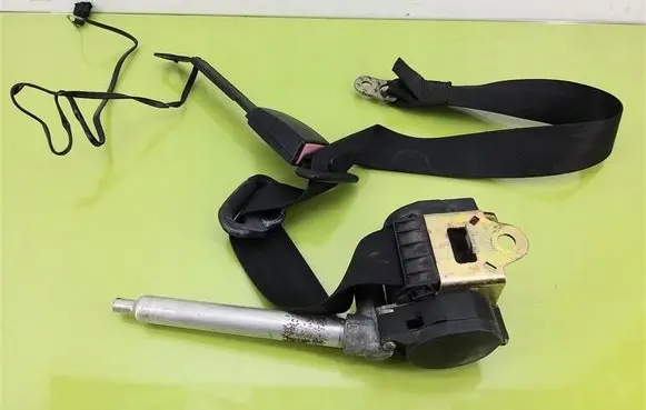 Audi A8 S8 D2 4D Front seatbelt 0566040200