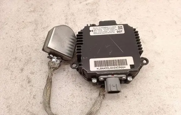 Nissan Murano Z50 Headlight ballast module Xenon NZMNS111LBNA