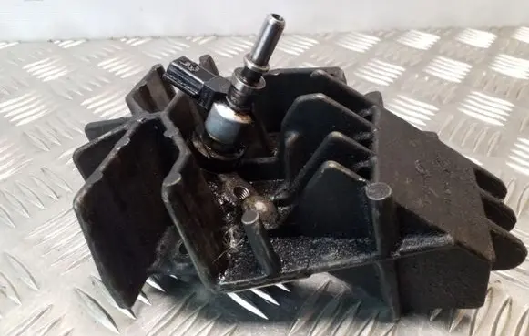 Nissan Juke I F15 AdBlue injector H8200769153