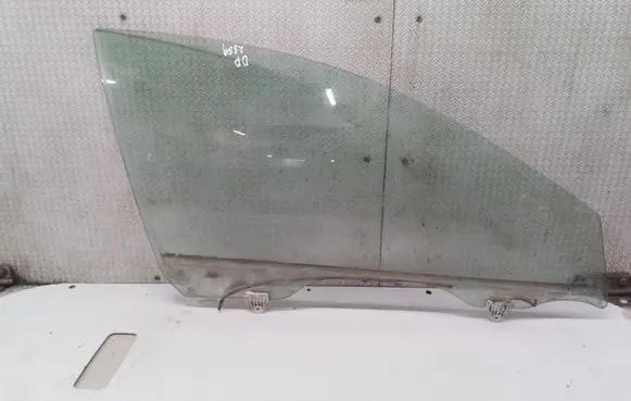 Nissan Maxima A34 Front door window glass four-door