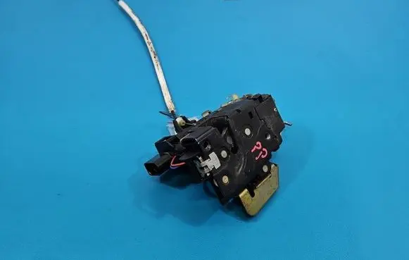 Audi A6 S6 C5 4B Front door lock 4B1837016B IMPRK1590019