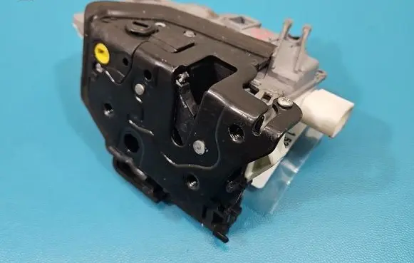 Audi A4 S4 B8 8K Rear door lock 6010-25-032433P IMPRK1530461