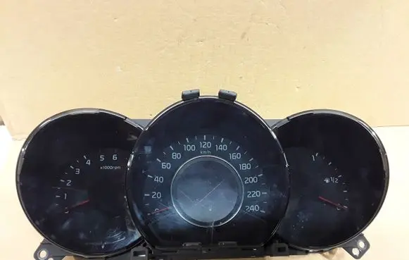 Speedometer (instrument cluster)