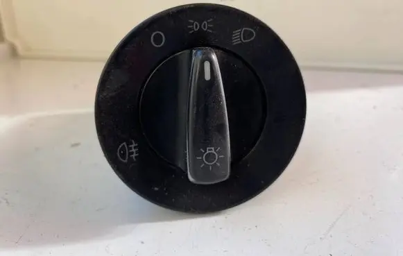 Volkswagen PASSAT B5 Light switch 1C0941531 04052030