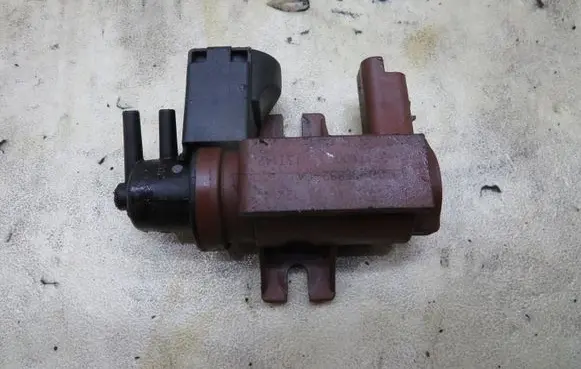 Ford Kuga II Valve vacuum GMAUTO4574097