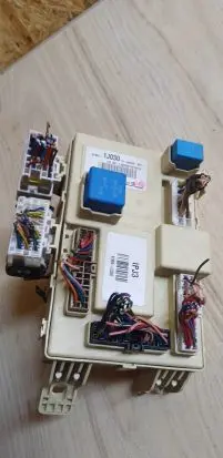 Hyundai i20 (PB PBT) Fuse module 919501J030 1008A20003 1J030081021081
