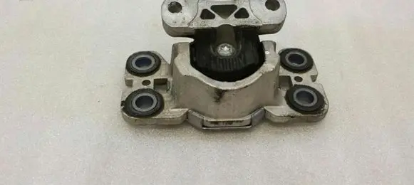 Land Rover Range Rover Evoque L538 Gearbox mount LR024738
