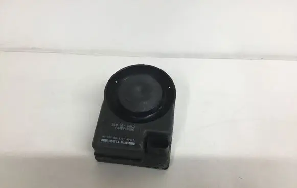 Audi A4 S4 B6 8E 8H Alarm system siren 8L0951605A