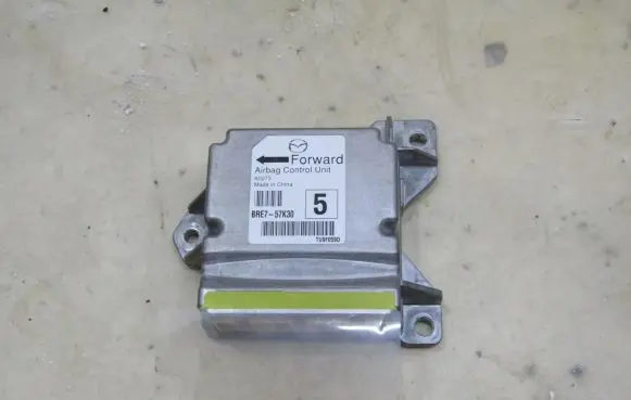 Mazda 3 III Airbag control unit/module BRE7-57K30