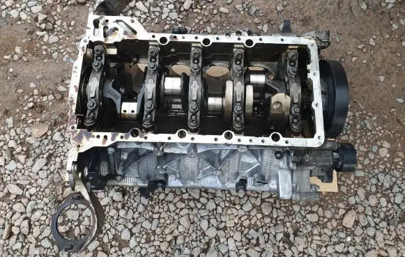 BMW M5 Engine head 7843358 2843358 447091