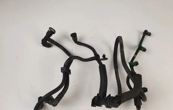 Peugeot 508 Fuel injector supply line/pipe 
