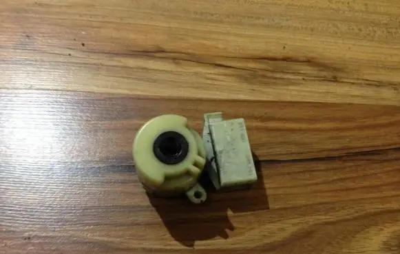 Toyota Corolla E110 Ignition lock contact 
