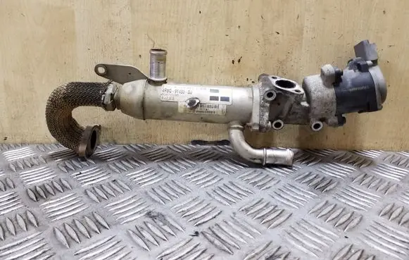 Land Rover Discovery 3 - LR3 EGR valve cooler 4R8Q9Y493BJ