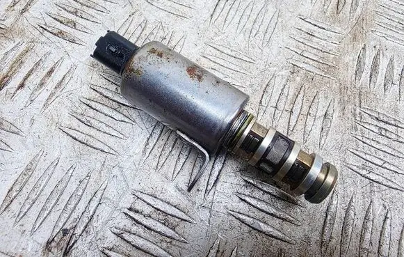 Mini One - Cooper Coupe R56 Camshaft vanos timing valve V756665280 7566652