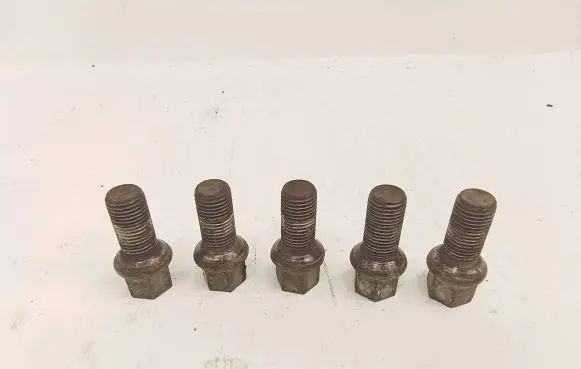 Volkswagen Caddy Nuts/bolts 