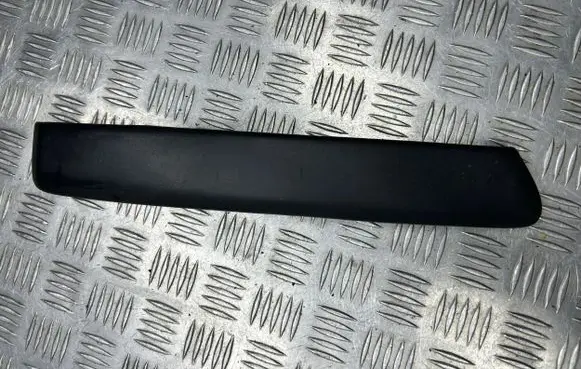 Ford Focus Front bumper splitter molding 4M5117E903