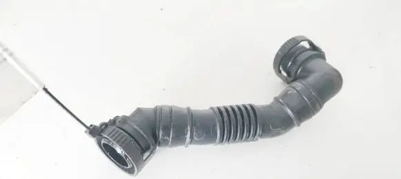 Volkswagen PASSAT B6 Breather hose/pipe 03G103493D
