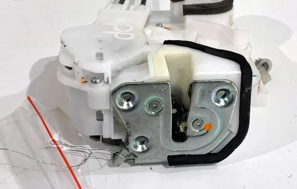 Mitsubishi Mirage VI G4 Attrage Front door lock