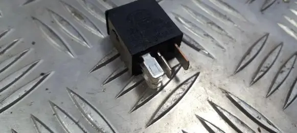 Volvo V70 Other relay 9441161 4rd00781-00