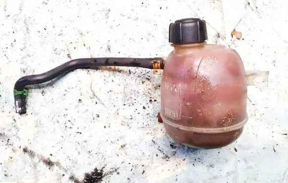 Coolant expansion tank/reservoir