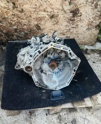 Nissan Juke I F15 Manual 6 speed gearbox 320106445R TL4125