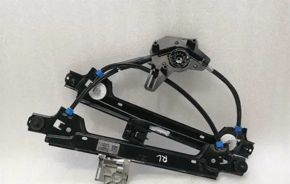 Tesla Model X Rear window lifting mechanism without motor