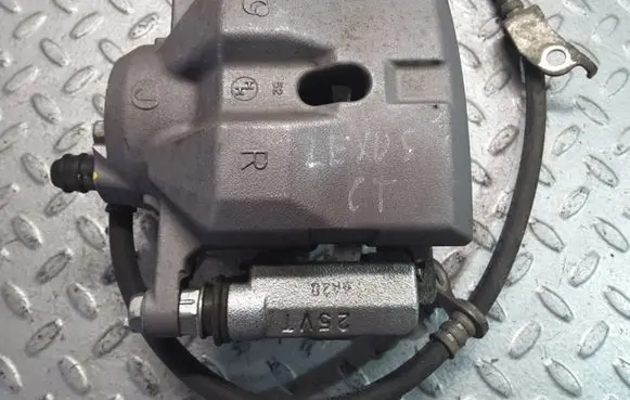 Lexus CT 200H Front brake caliper