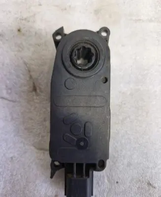 Ford Ecosport Radiator active air flap actuator 5877R1002 GN158476AE
